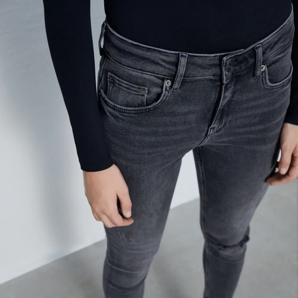 Zara Black Jeans - Picture 1 of 7